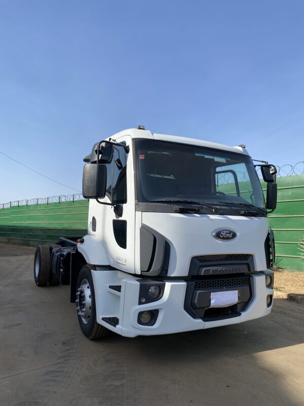 Caminhão Ford 1723 Kolector - Ano 2016/2017 - Imagem 2