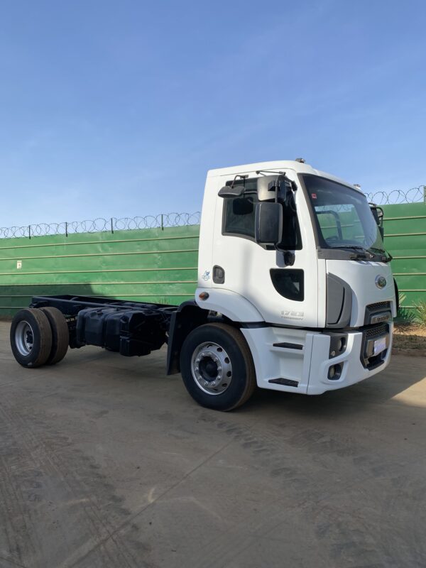 Caminhão Ford 1723 Kolector - Ano 2016/2017 - Imagem 3