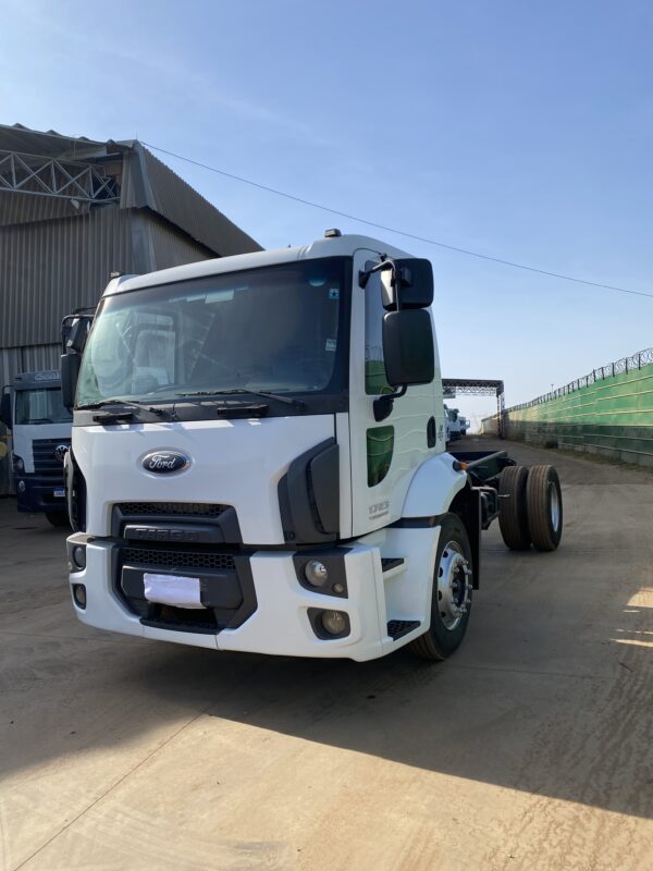 Caminhão Ford 1723 Kolector - Ano 2016/2017 - Imagem 6