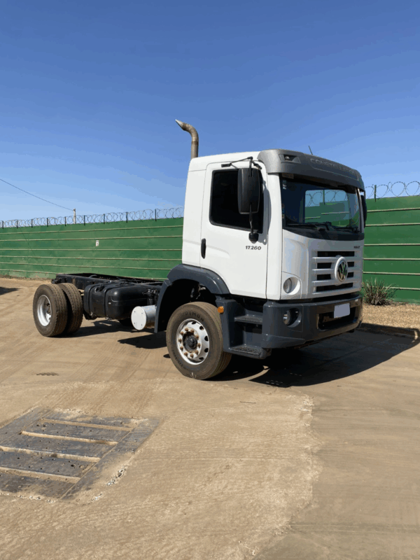 Volkswagen 17.260 - Ano 2022/2023- R$350.000,00 - Imagem 3