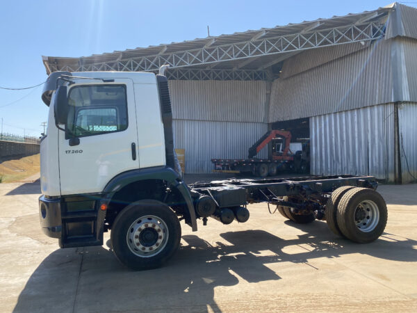 Volkswagen 17.260 - Ano 2022/2023- R$350.000,00 - Imagem 2
